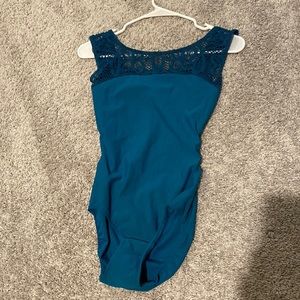 ✨beautiful eleve leotard!✨TRADING
